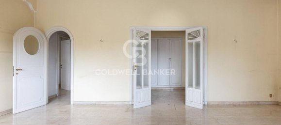 3 bedrooms Apartment in Rome, Italy No. 53111 2