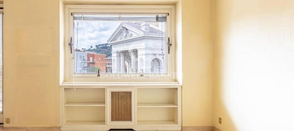 3 bedrooms Apartment in Rome, Italy No. 53111 4