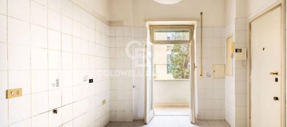 3 bedrooms Apartment in Rome, Italy No. 53111 15