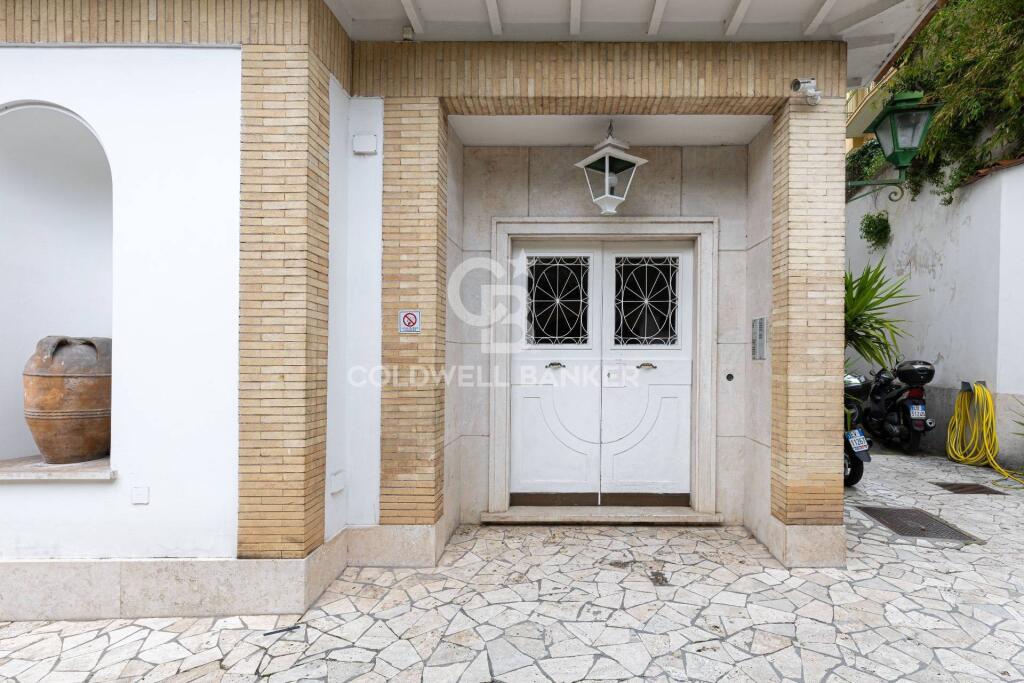 3 bedrooms Apartment in Rome, Italy No. 53111