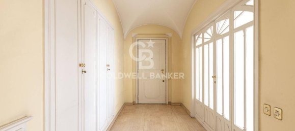 3 bedrooms Apartment in Rome, Italy No. 53111 9