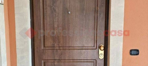 Квартира с 4 комнатами в Фрозиноне, Италия № 113476 3