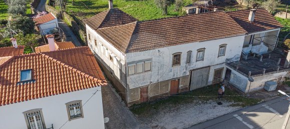 3 bedrooms House in Castanheira de Pera, Portugal No. 17329 3