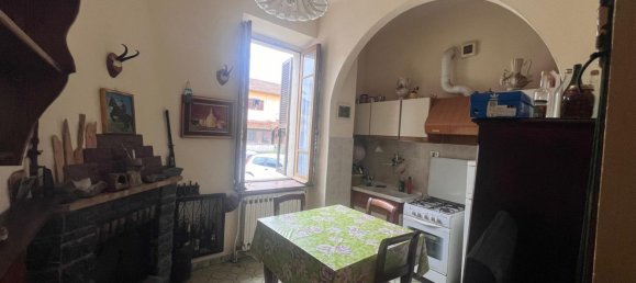 3 rooms Apartment in Licciana Nardi, Italy No. 48522 4