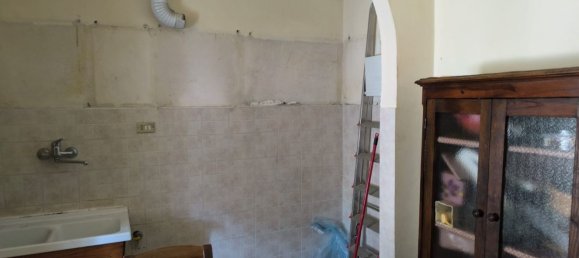 3 rooms Apartment in Licciana Nardi, Italy No. 48522 25