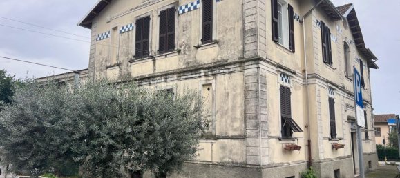 3 rooms Apartment in Licciana Nardi, Italy No. 48522 17