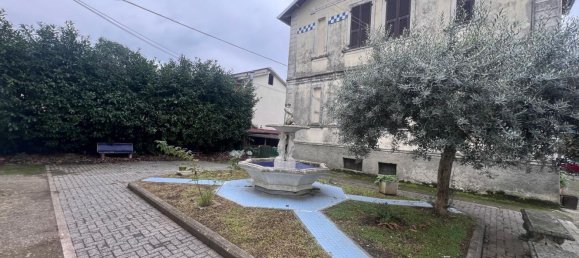 3 rooms Apartment in Licciana Nardi, Italy No. 48522 9