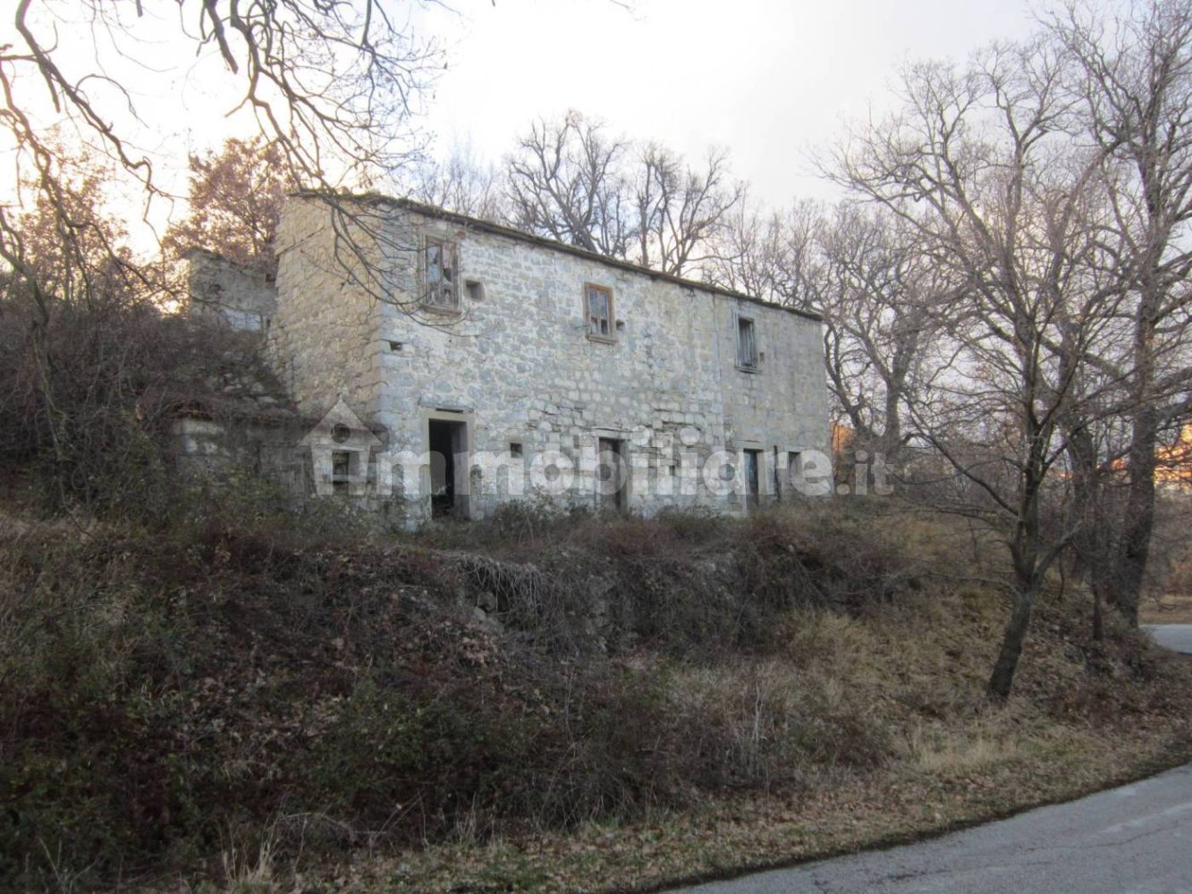3 chambres Maison à Belmonte del Sannio, Italy No. 348359