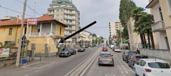 5 rooms Commercial property in Somma Lombardo, Italy No. 264207 4