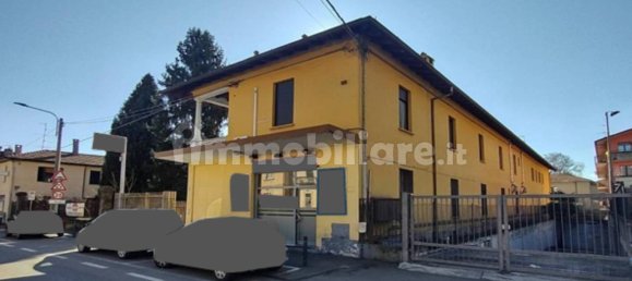 5 rooms Commercial property in Somma Lombardo, Italy No. 264207 2