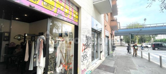 2 rooms Commercial property in Milan, Italy No. 378627 18