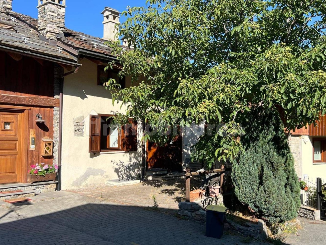 2 Schlafzimmer Wohnung in La Salle, Italy, Nr. 348041