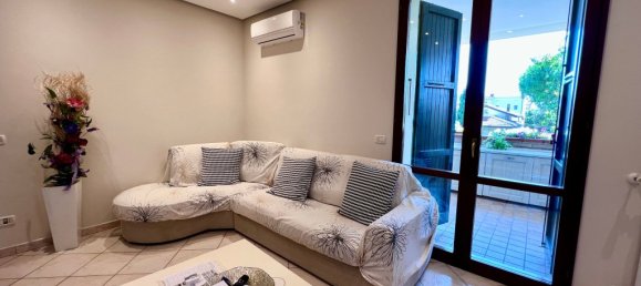 2 bedrooms Building in Bellaria Igea Marina, Italy No. 267302 2