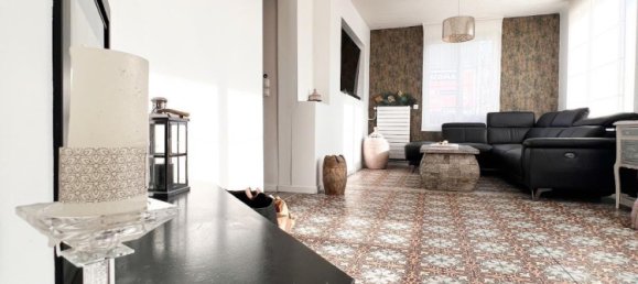 Дом с 6 спальнями в Абвиль, Франция № 152098 3