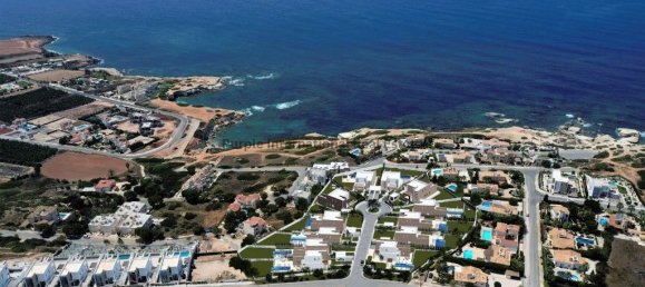 6 bedrooms Villa in Sea Caves, Cyprus No. 5197 5