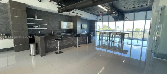 2 Schlafzimmer Gewerbliche Immobilien in Miami, USA, Nr. 615570 2