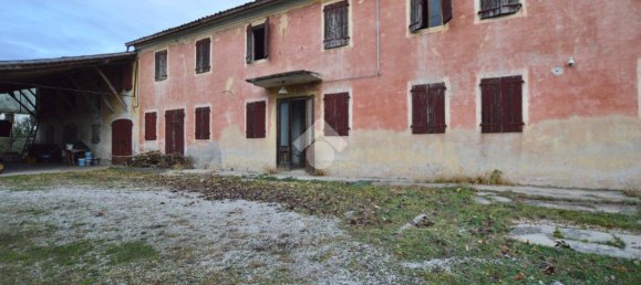 4 rooms House in Zenson di Piave, Italy No. 171206 2