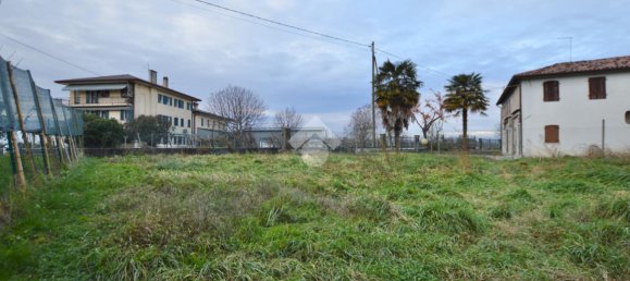 4 rooms House in Zenson di Piave, Italy No. 171206 10