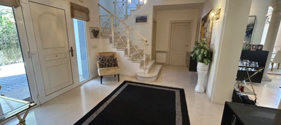 3 bedrooms Villa in Marbella, Spain No. 134089 3