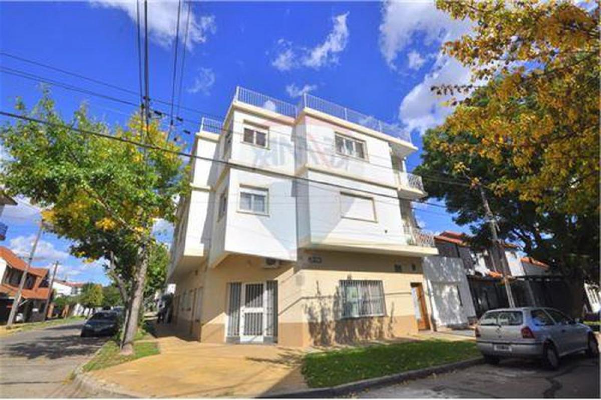 631m² Commercial property in Vicente Lopez, Argentina No. 28536