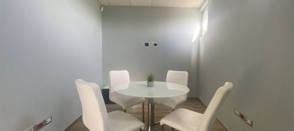 Bureau à Cecina, Italy 43m² No. 155360 13