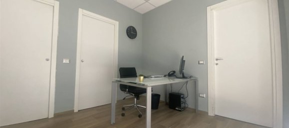 Bureau à Cecina, Italy 43m² No. 155360 10