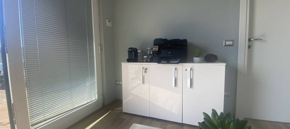 Bureau à Cecina, Italy 43m² No. 155360 12