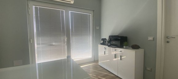 Bureau à Cecina, Italy 43m² No. 155360 11