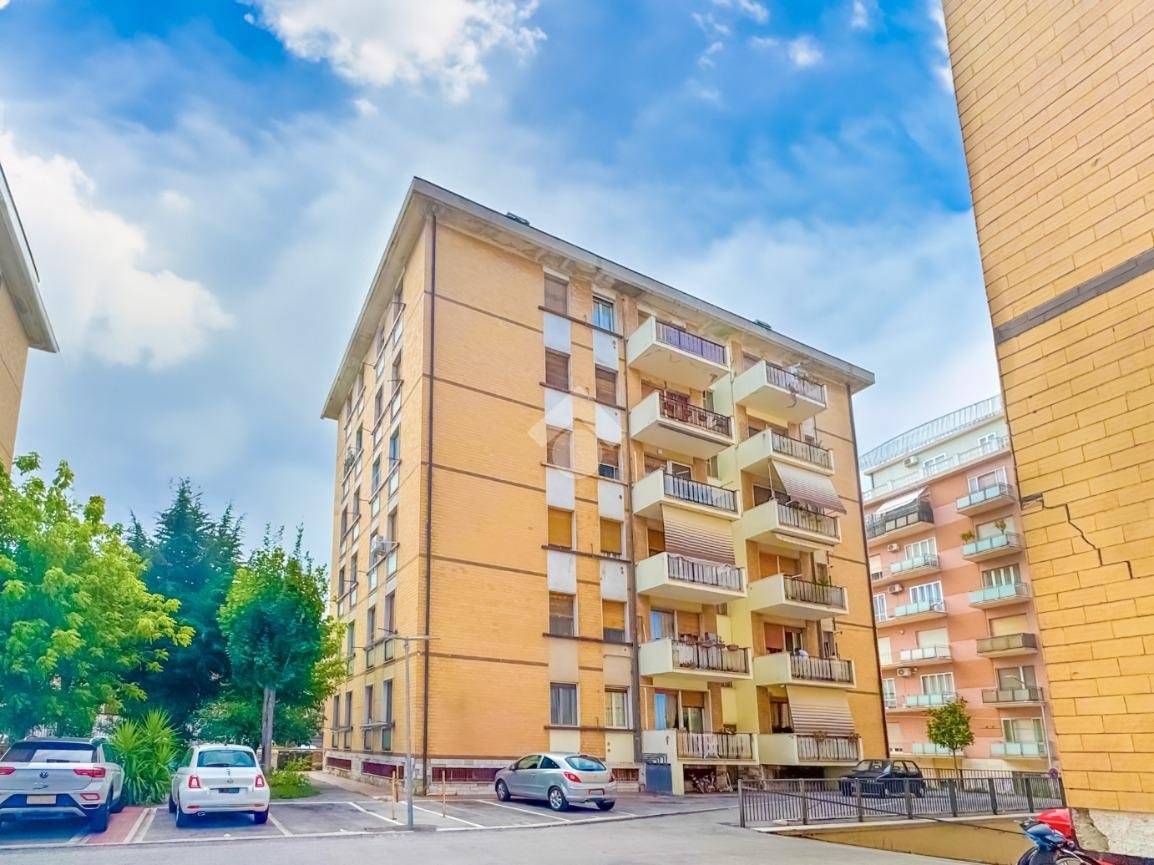 2 bedrooms Apartment in Chieti, Italy No. 272312