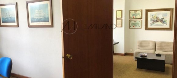 Propiedad comercial en Vigo, Spain 200 m² No. 28597 4