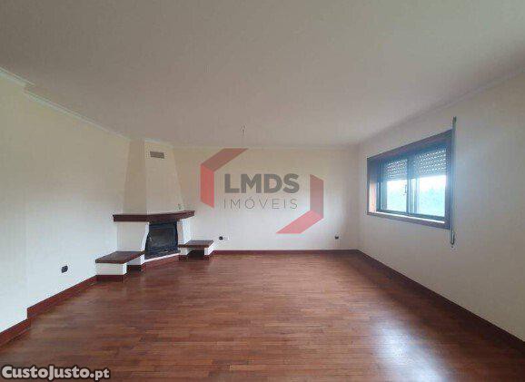 3 bedrooms Apartment in Sao Mamede de Infesta, Portugal No. 322043