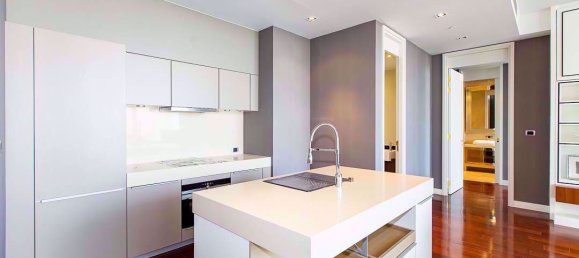 2 bedrooms Condo in Khlong Toei, Thailand No. 9833 11