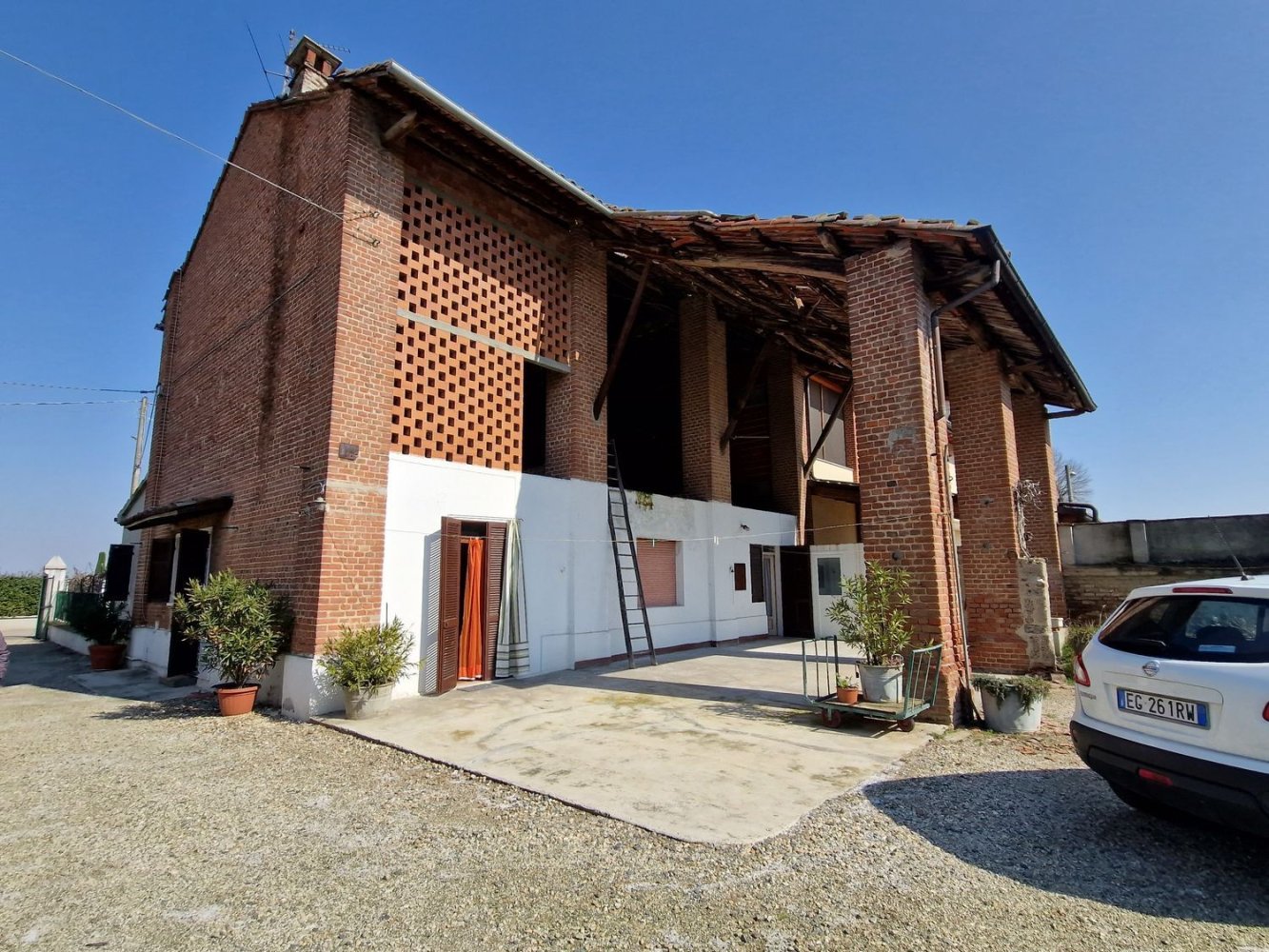 Casa de 5 habitaciónes en Ticineto, Italy No. 266973