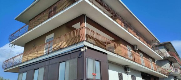 6 rooms Apartment in Misterbianco, Italy No. 109392 3