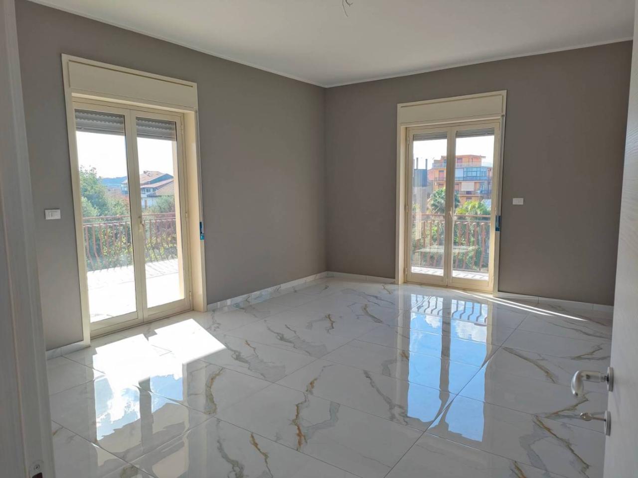 6 rooms Apartment in Misterbianco, Italy No. 109392