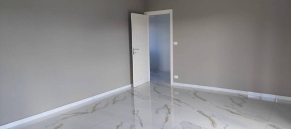 6 rooms Apartment in Misterbianco, Italy No. 109392 4