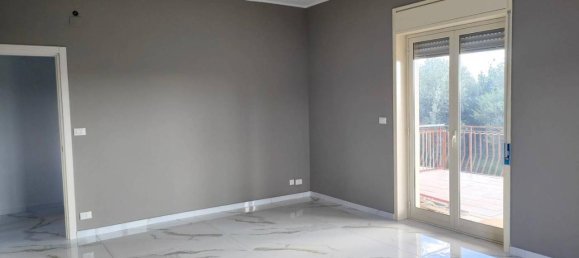 6 rooms Apartment in Misterbianco, Italy No. 109392 2