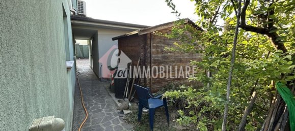 7 rooms Villa in Rivarolo Mantovano, Italy No. 271701 2