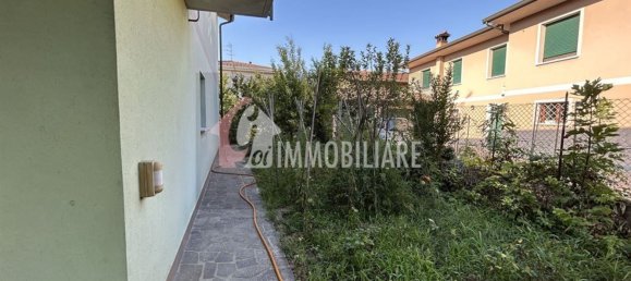 7 rooms Villa in Rivarolo Mantovano, Italy No. 271701 4