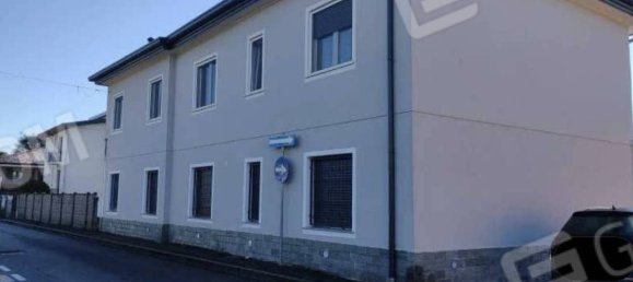 2 bedrooms Villa in Castano Primo, Italy No. 263510 2