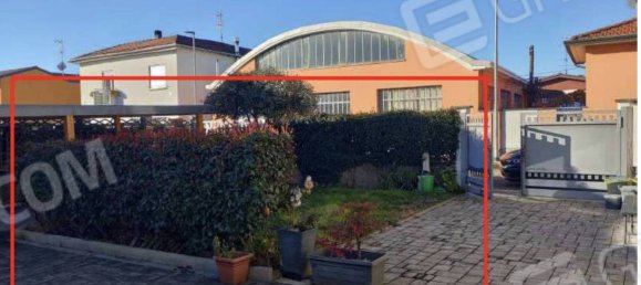 2 bedrooms Villa in Castano Primo, Italy No. 263510 4