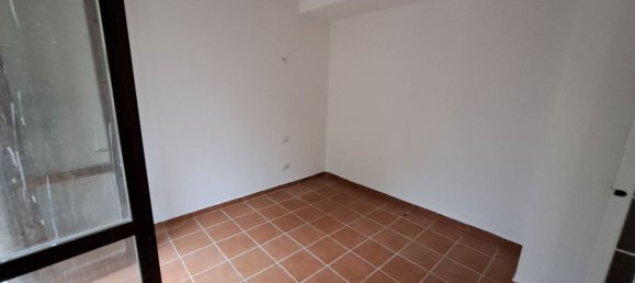 2 rooms Apartment in Cuasso al Monte, Italy No. 48650 4