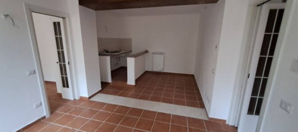 2 rooms Apartment in Cuasso al Monte, Italy No. 48650 6