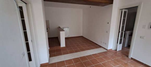 2 rooms Apartment in Cuasso al Monte, Italy No. 48650 7
