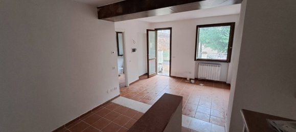 2 rooms Apartment in Cuasso al Monte, Italy No. 48650 9