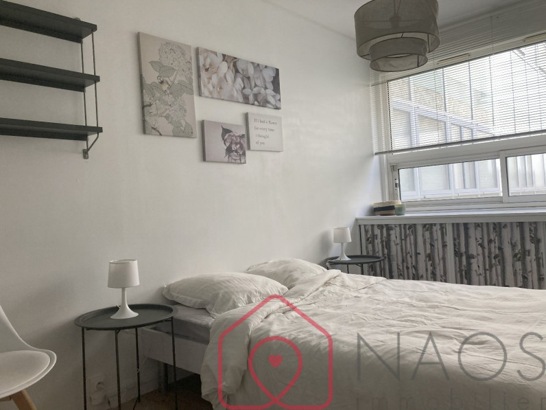 4 bedrooms House in Poitiers, France No. 295250