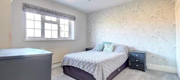 2 bedrooms House in Farnham, United Kingdom No. 10783 5