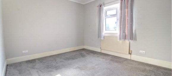 2 bedrooms House in Farnham, United Kingdom No. 10783 2