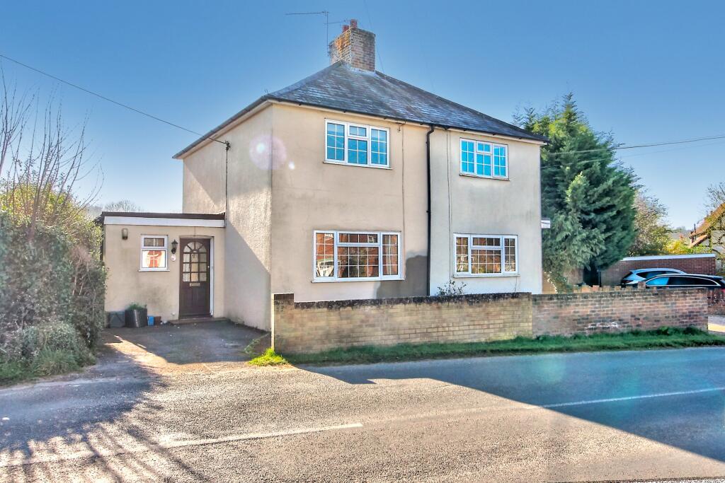 2 bedrooms House in Farnham, United Kingdom No. 10783