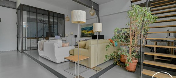 4 bedrooms House in Montreuil, France No. 185736 2